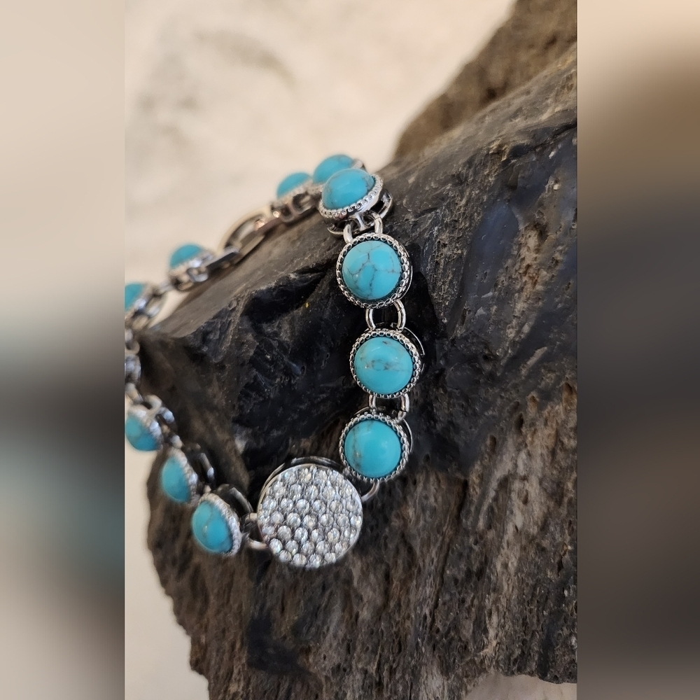 NWOT Lia Sophia "Breeze Bay" Turquoise Rhinestone and Silver Bracelet - Picture 3 of 4